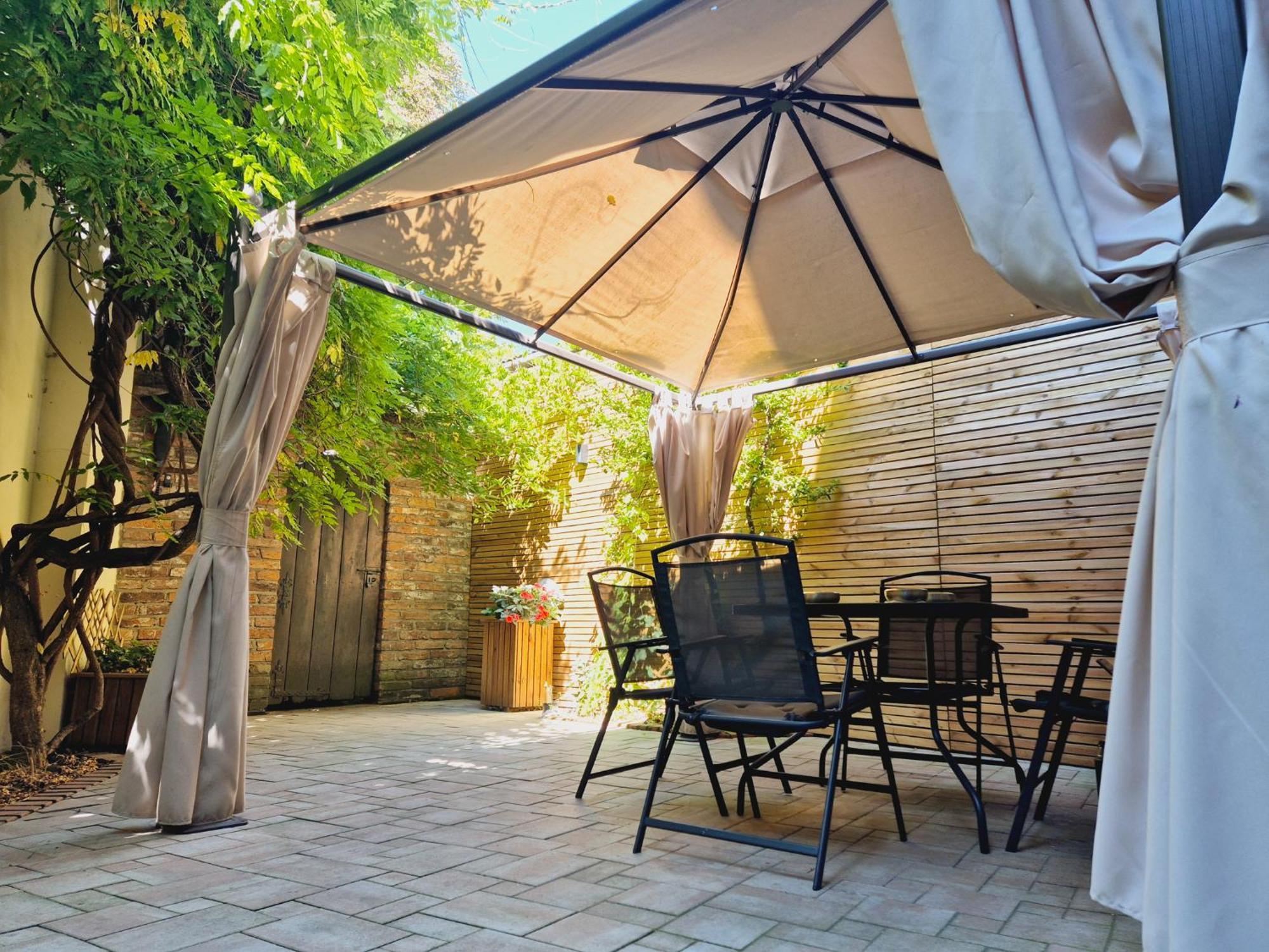 Pini Hostel - Przytulne Pokoje W Centrum Krakowa Ngoại thất bức ảnh