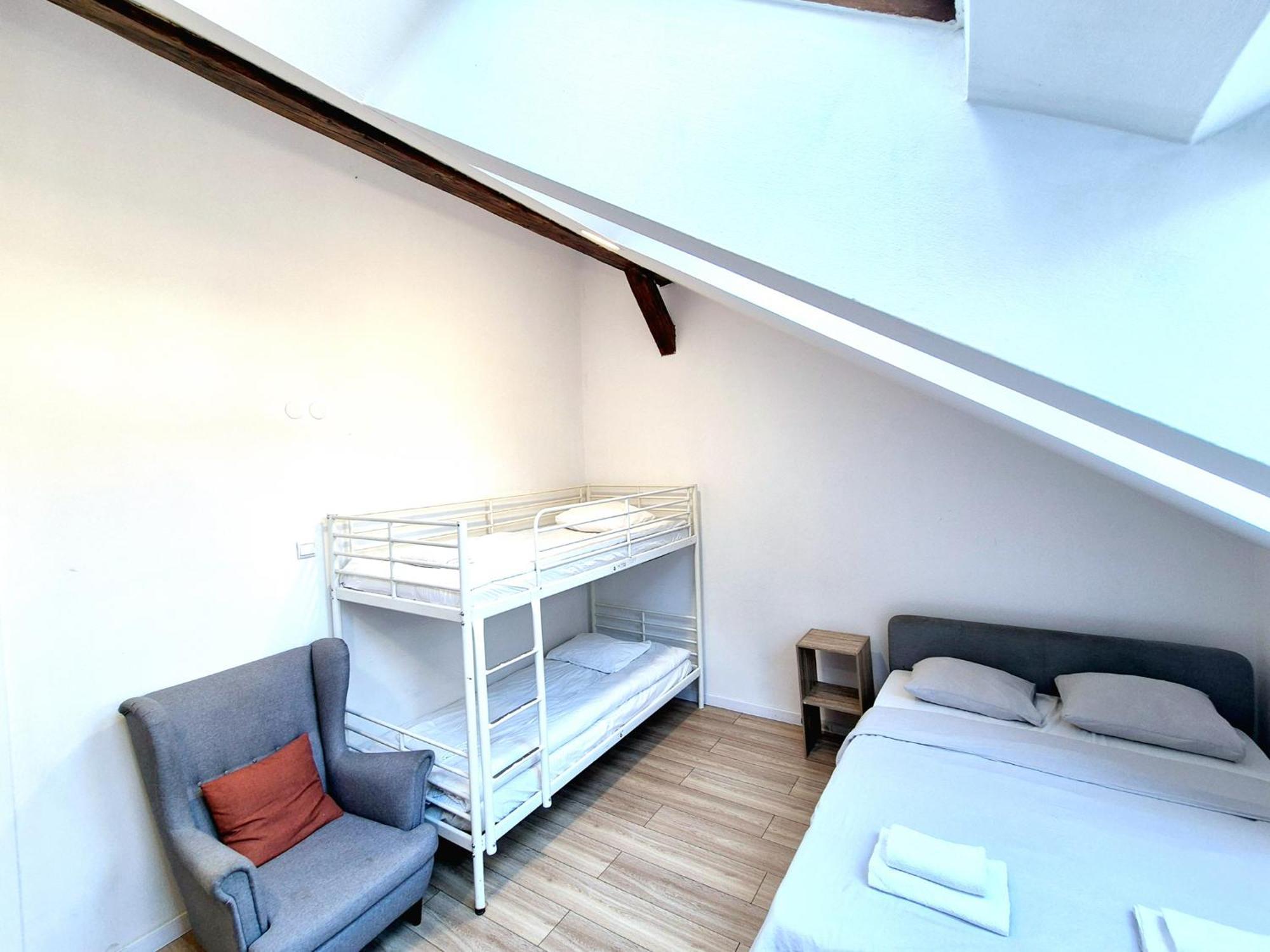 Pini Hostel - Przytulne Pokoje W Centrum Krakowa Ngoại thất bức ảnh