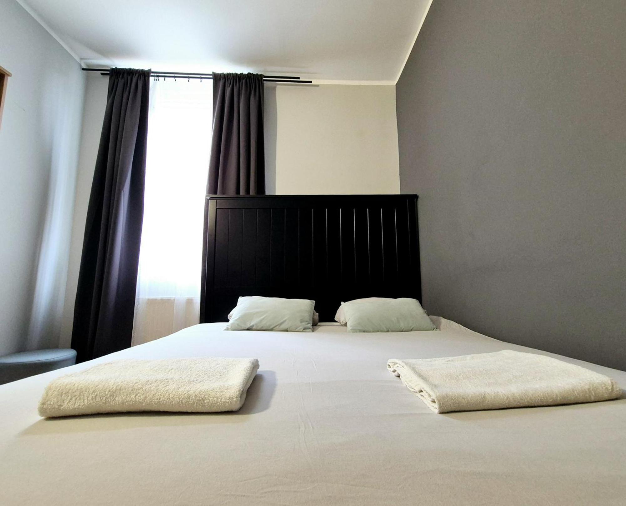 Pini Hostel - Przytulne Pokoje W Centrum Krakowa Ngoại thất bức ảnh