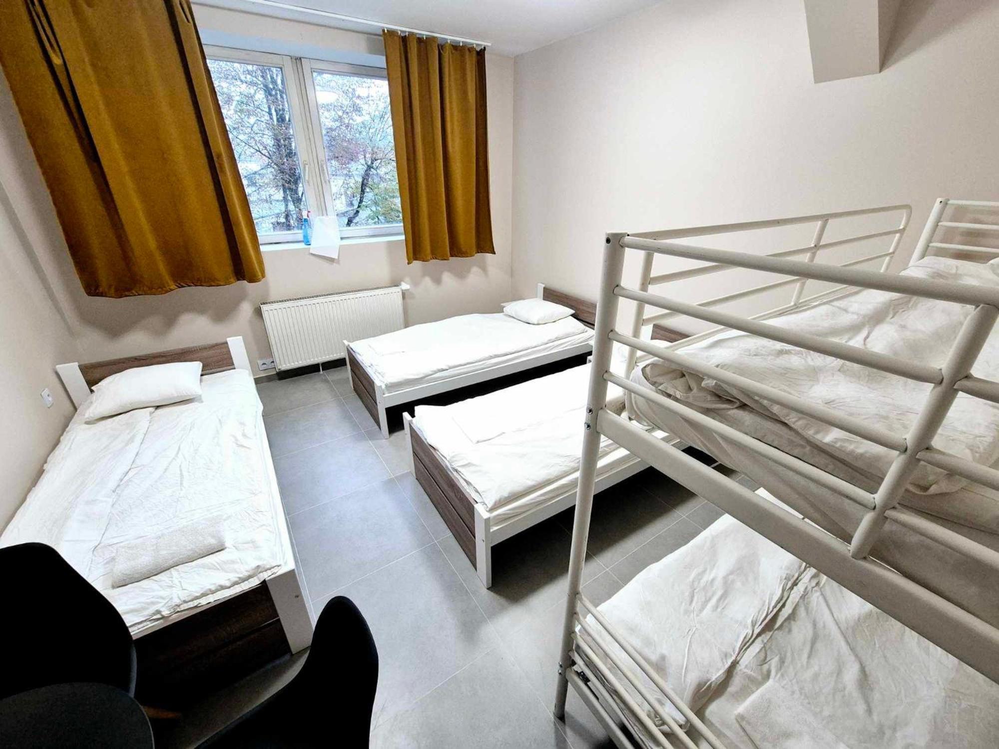 Pini Hostel - Przytulne Pokoje W Centrum Krakowa Ngoại thất bức ảnh